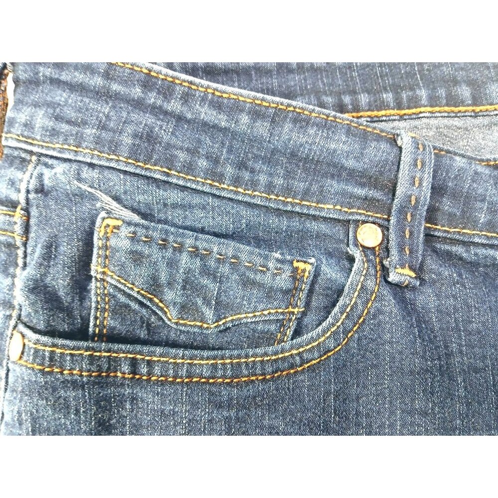 Levis Womens Denim Blue Jean Stretch Shorts Size 16 Flap Back Pockets Bermuda - Picture 3 of 15